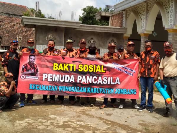 TAK KENAL LELAH PEMUDA PANCASILA PAC WONOSALAM DALAM MENCEGAH VIRUS COVID19